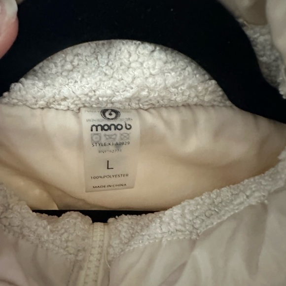 Cropped Jacket - Picture 2 of 3